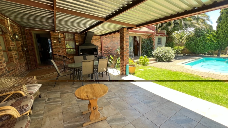 8 Bedroom Property for Sale in Pellissier Free State